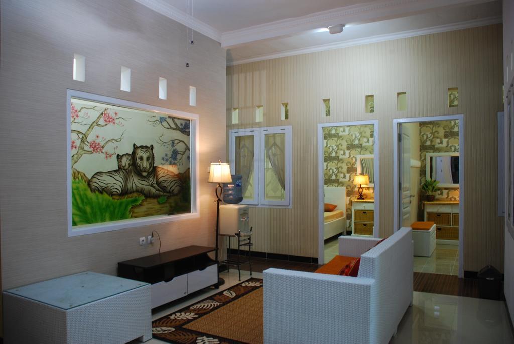 Griya Nelwan Guest House มะลัง ภายนอก รูปภาพ